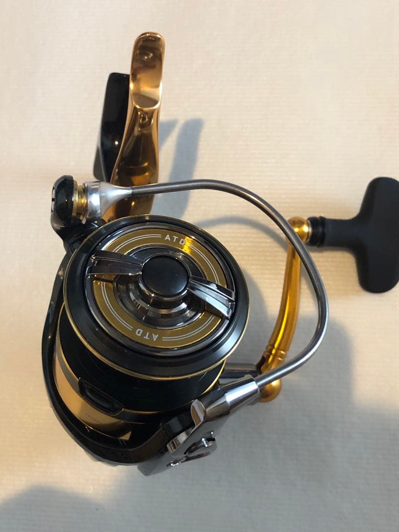 こ*け様 ダイワ 22トーナメントISO 3000XH-LBD