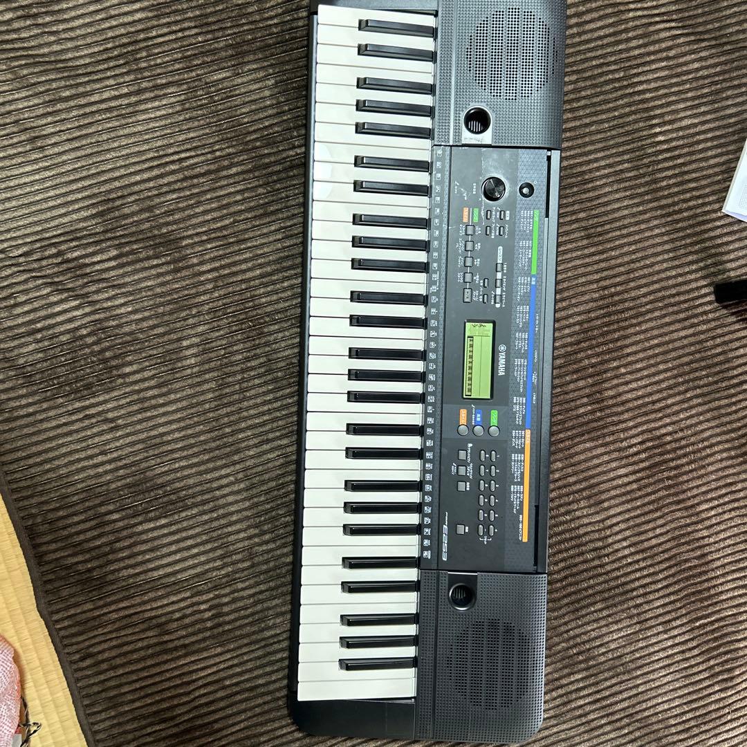 61鍵の電子キーボード