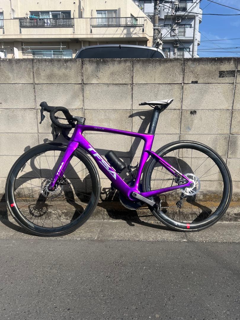 フルカーボン ロードバイク エアロロード ホイール無し