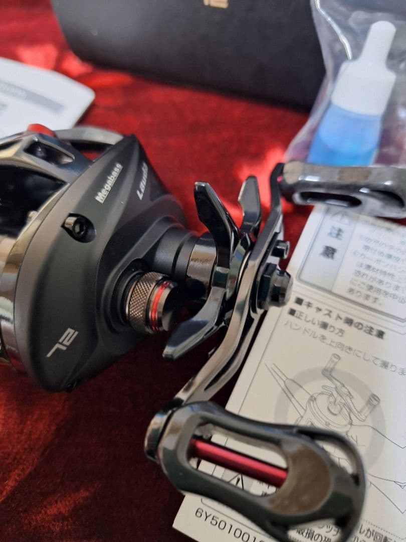 【新品未使用】Lauda72 RIGHT MEGABASS REEL