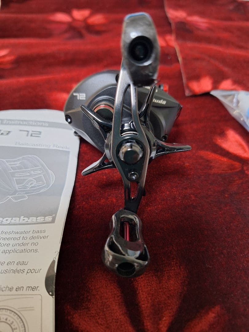 【新品未使用】Lauda72 RIGHT MEGABASS REEL