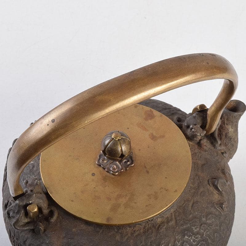 煎茶道具　日本亀文堂　黄銅蓋　山水文　鉄瓶　M　R9274