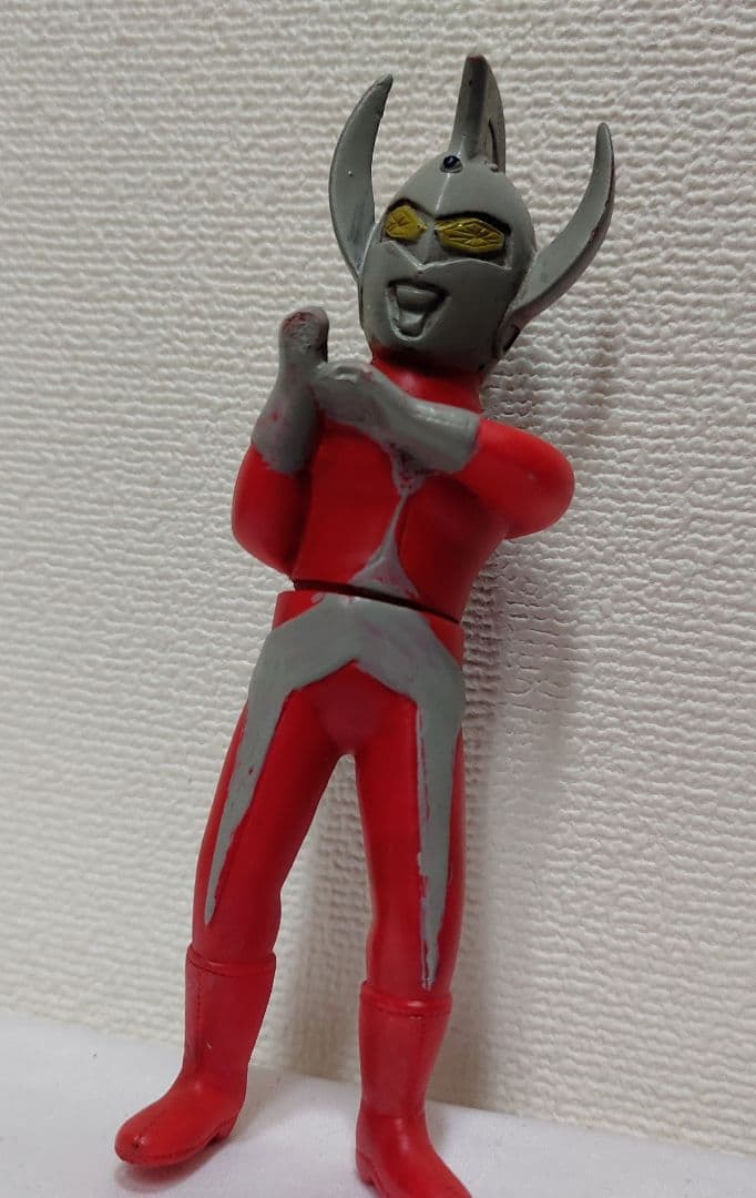 昭和レトロ ブルマァク当時物 ウルトラマンタロウ ポーズミニソフビ
