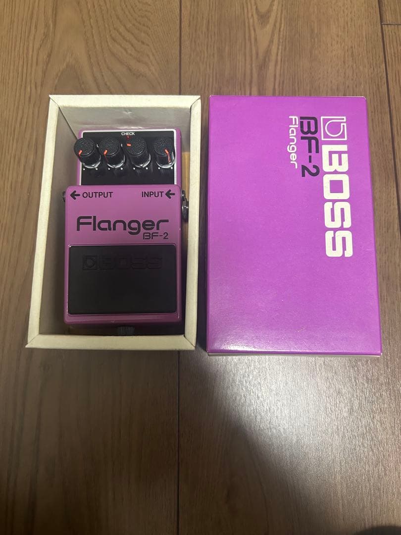 動作品　BOSS BF-2 Flanger エフェクター　　日本製　箱付き