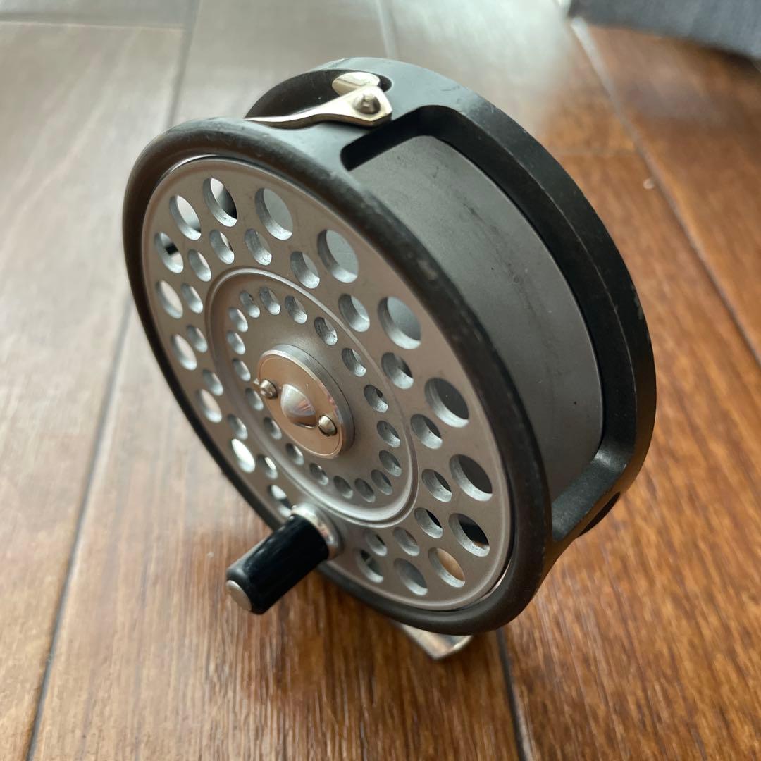 HARDY L.R.H. Lightweight フライリール