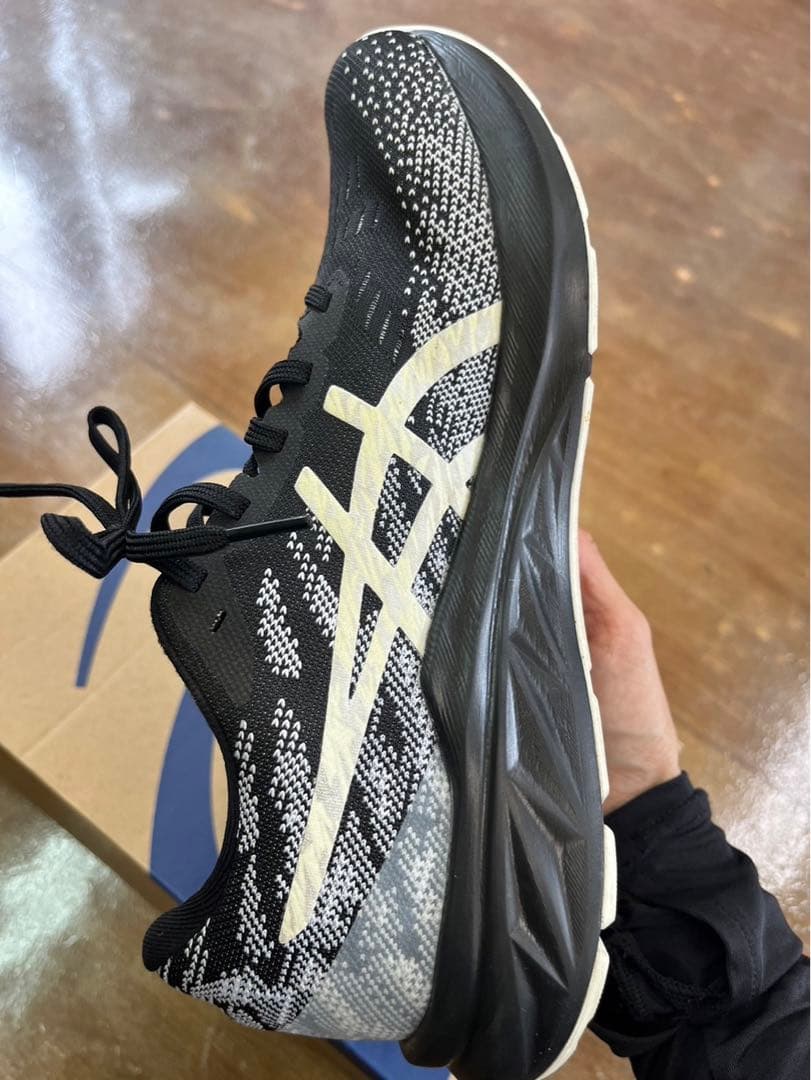 【美品】asics DYNABLAST 3   25.5cm