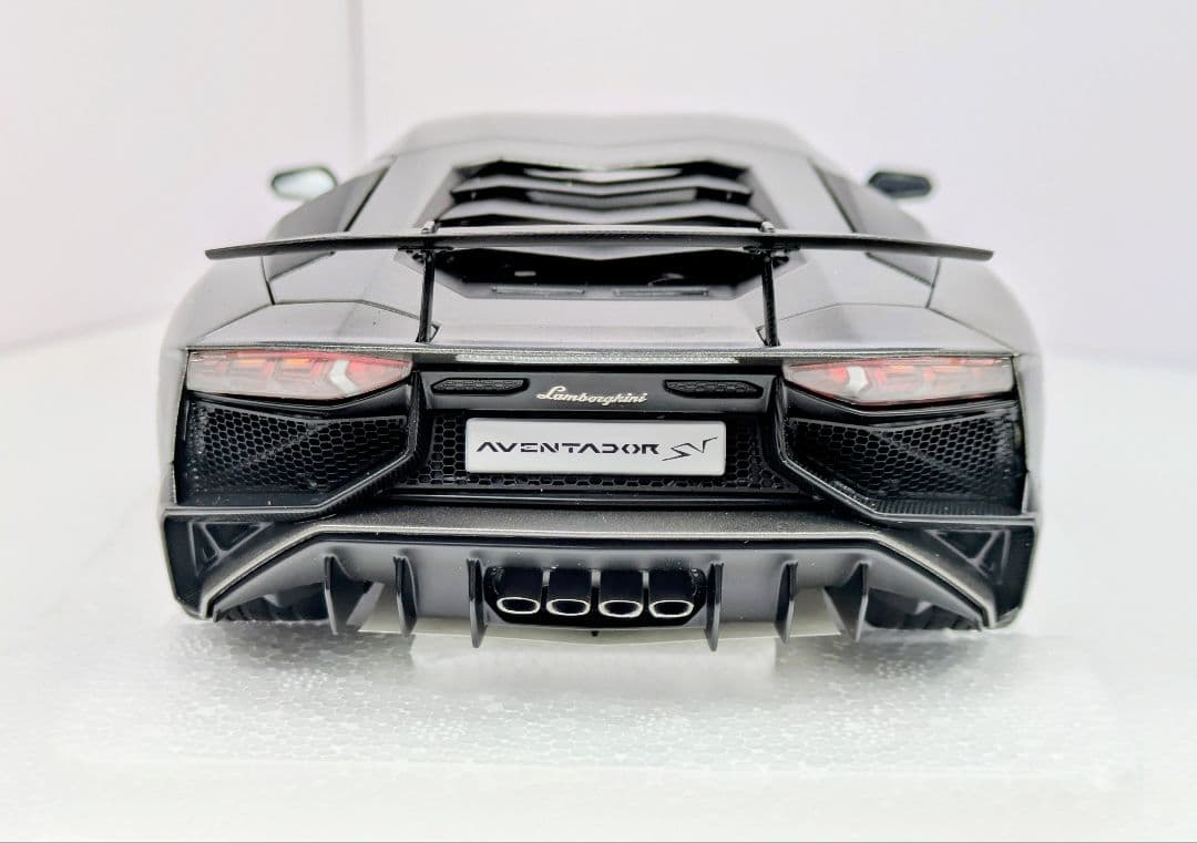 1/18 ミニカー オートアート ランボルギーニ アヴェンタドール　SV
