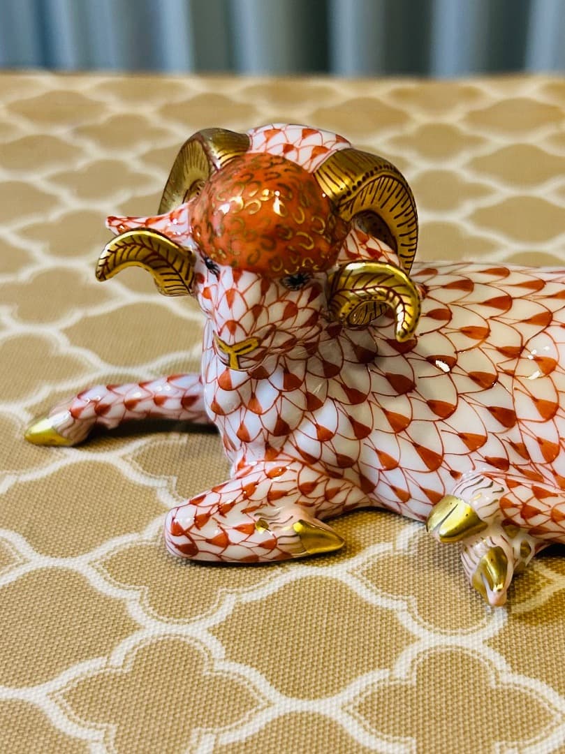 Herendヘレンド干支シリーズ 「未」金彩仕上げ 置物　フィギュリン磁器