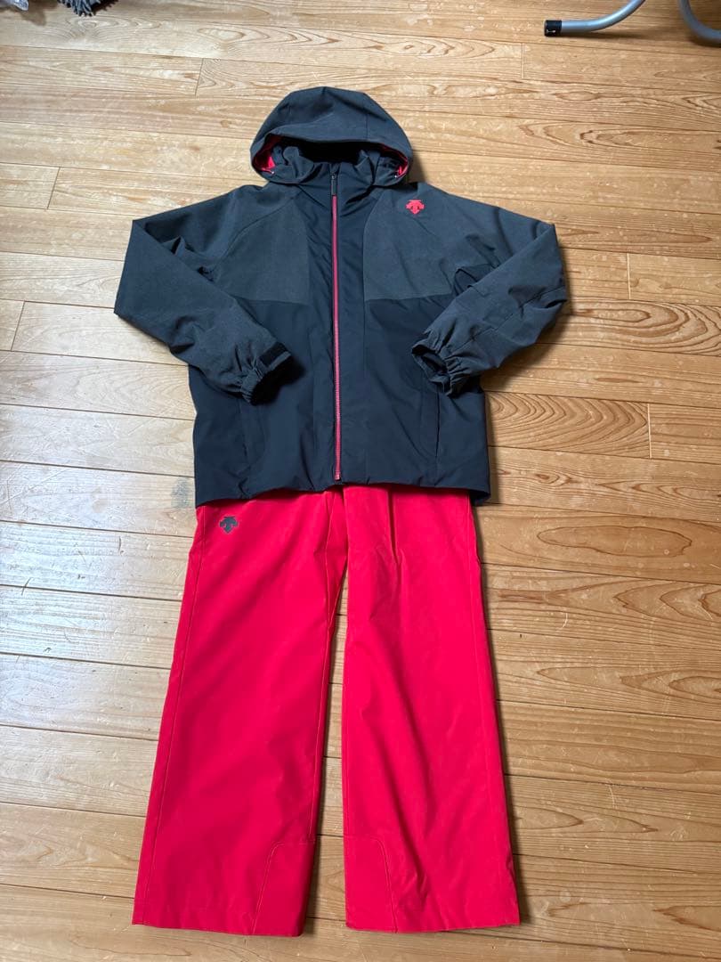 デサント　メンズスキーウェアSサイズ