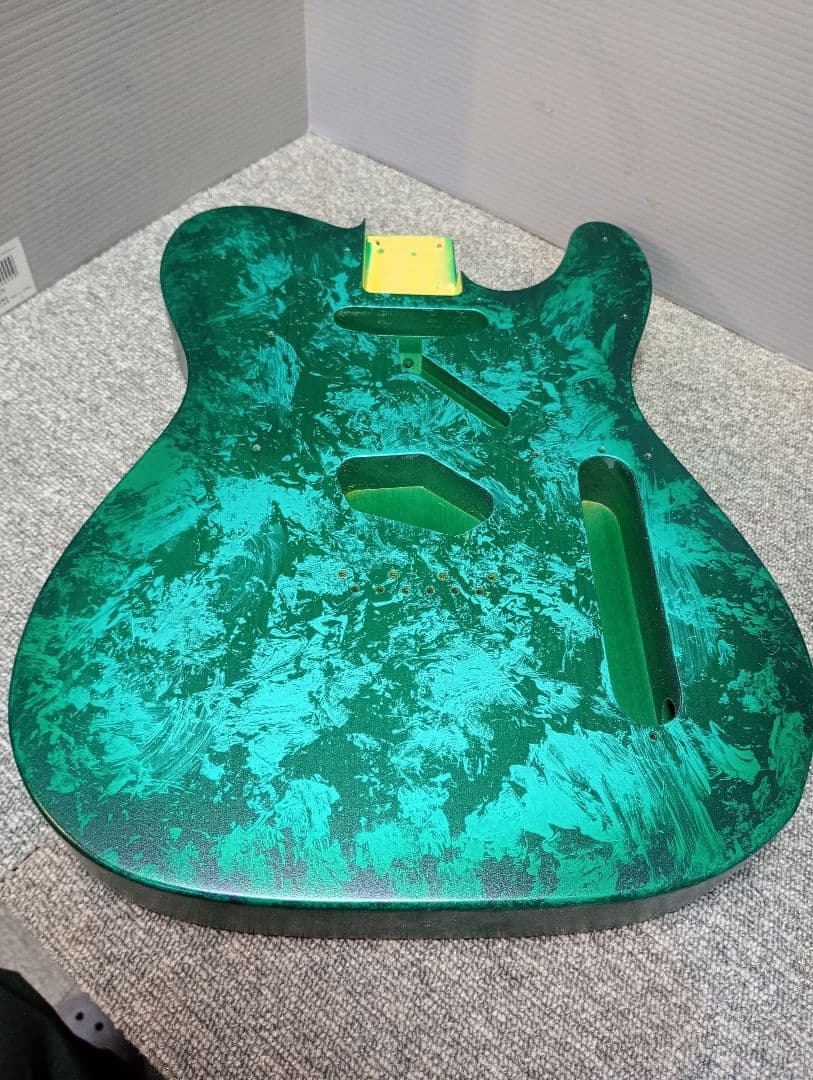 テレキャスター 塗装済ボディ ホワイトパールピックガード付き