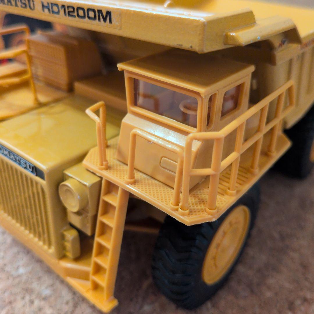 ミニカー Komatsu Dump Truck HD1200M