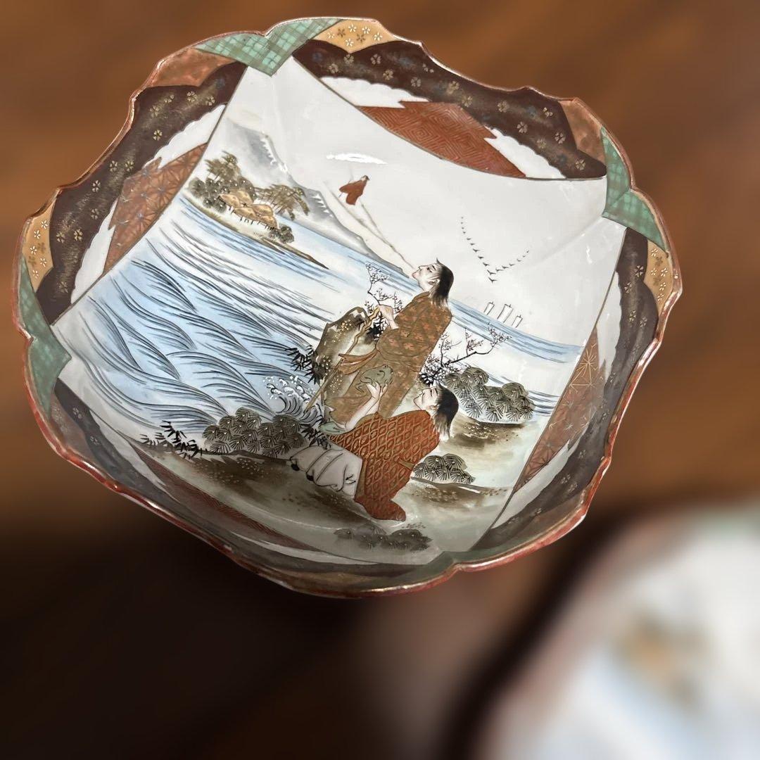 期間限定最終処分特価　逸品　九谷製変形型三つ鉢素敵な絵柄傷無し素晴らしい美術品
