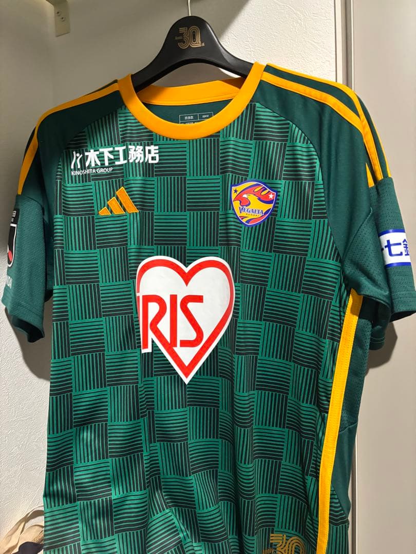 ベガルタ仙台　30周年ユニフォーム