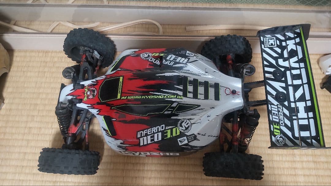 京商 1/8 インファーノNEO 3.0VE 車体