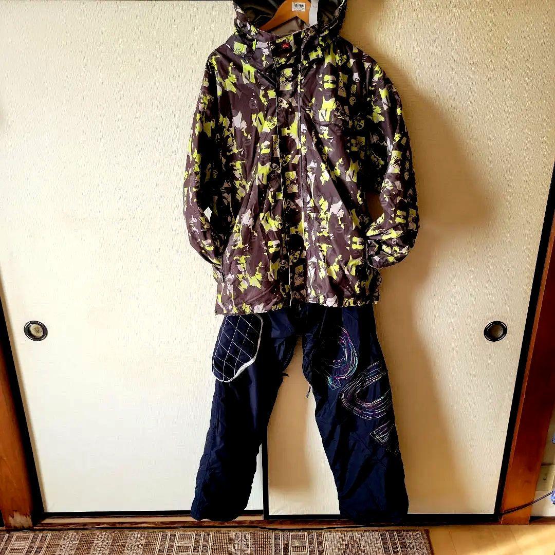 Quicksilver スノーウェア 上下 。 ミズノ グローブお付けします。