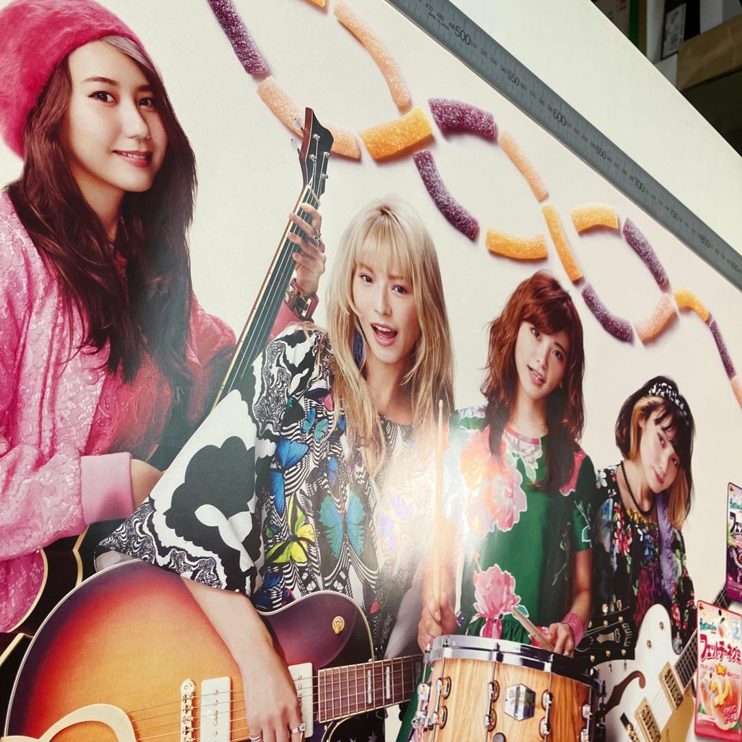 SCANDAL　スキャンダル　ブルボン　フェットチーネグミ　コラボ ポスター