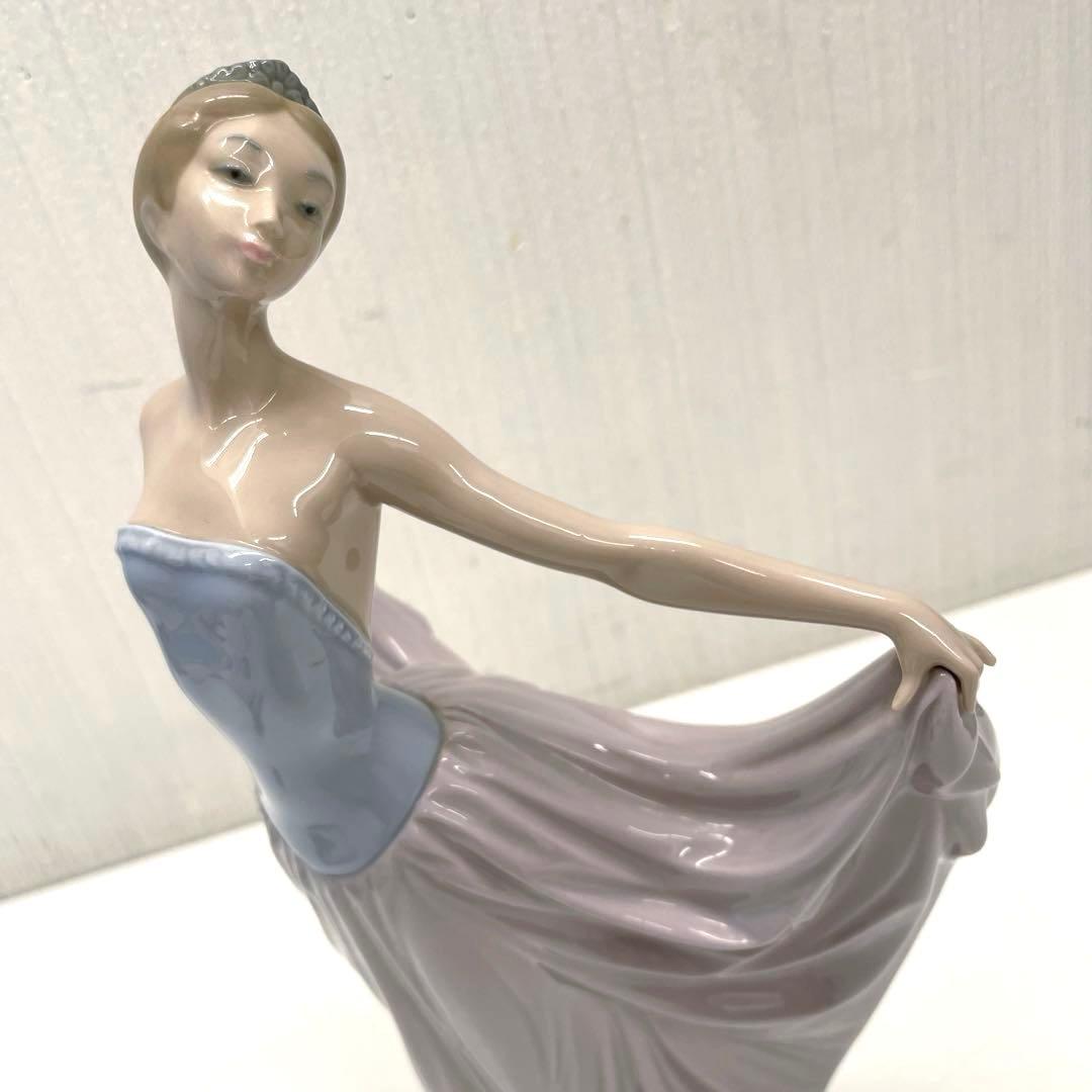 リヤドロ 踊る少女 アンティーク人形