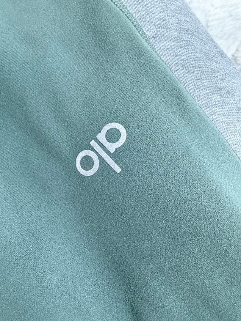 Alo Yoga フレアレギンス グリーン XXS 新品