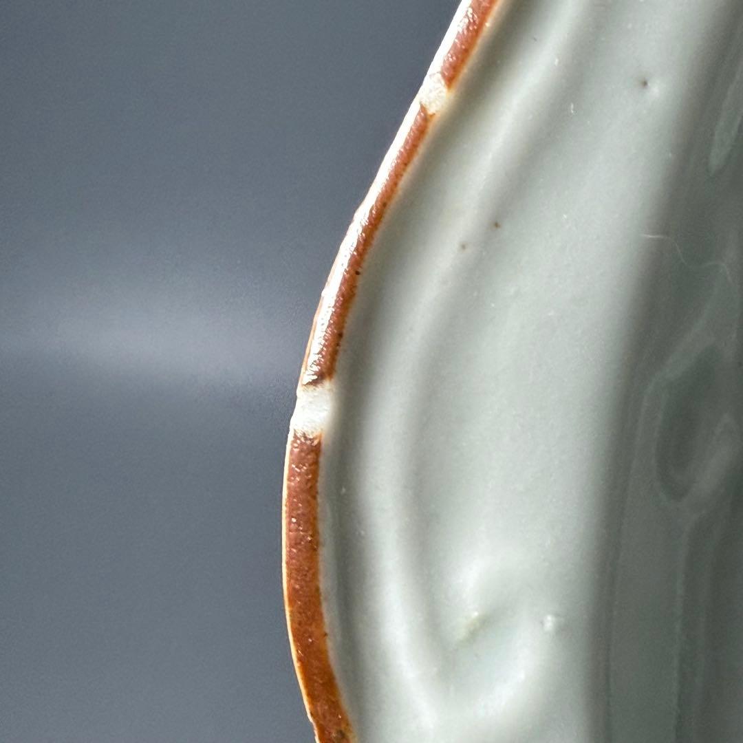 江戸後期　古伊万里　染付異人図陽刻輪花形七寸皿　銘　変形字　古美術　蒐集家