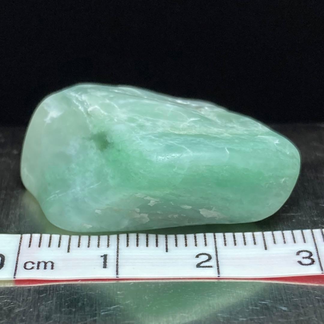 【美石】糸魚川翡翠　ロウカン質 翡翠　エメラルドグリーン　原石　11.2ｇ
