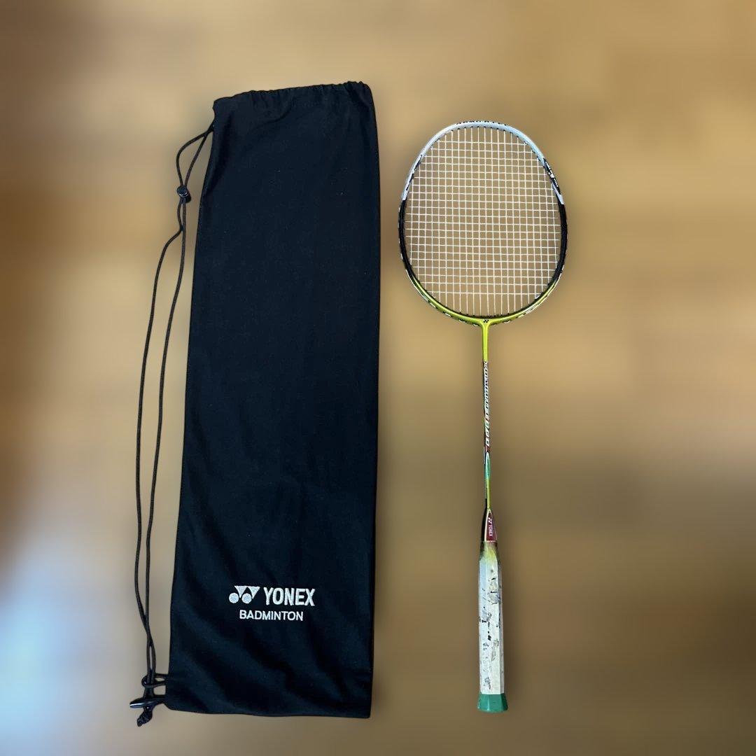 ヨネックス　ラケットARMORTEC800