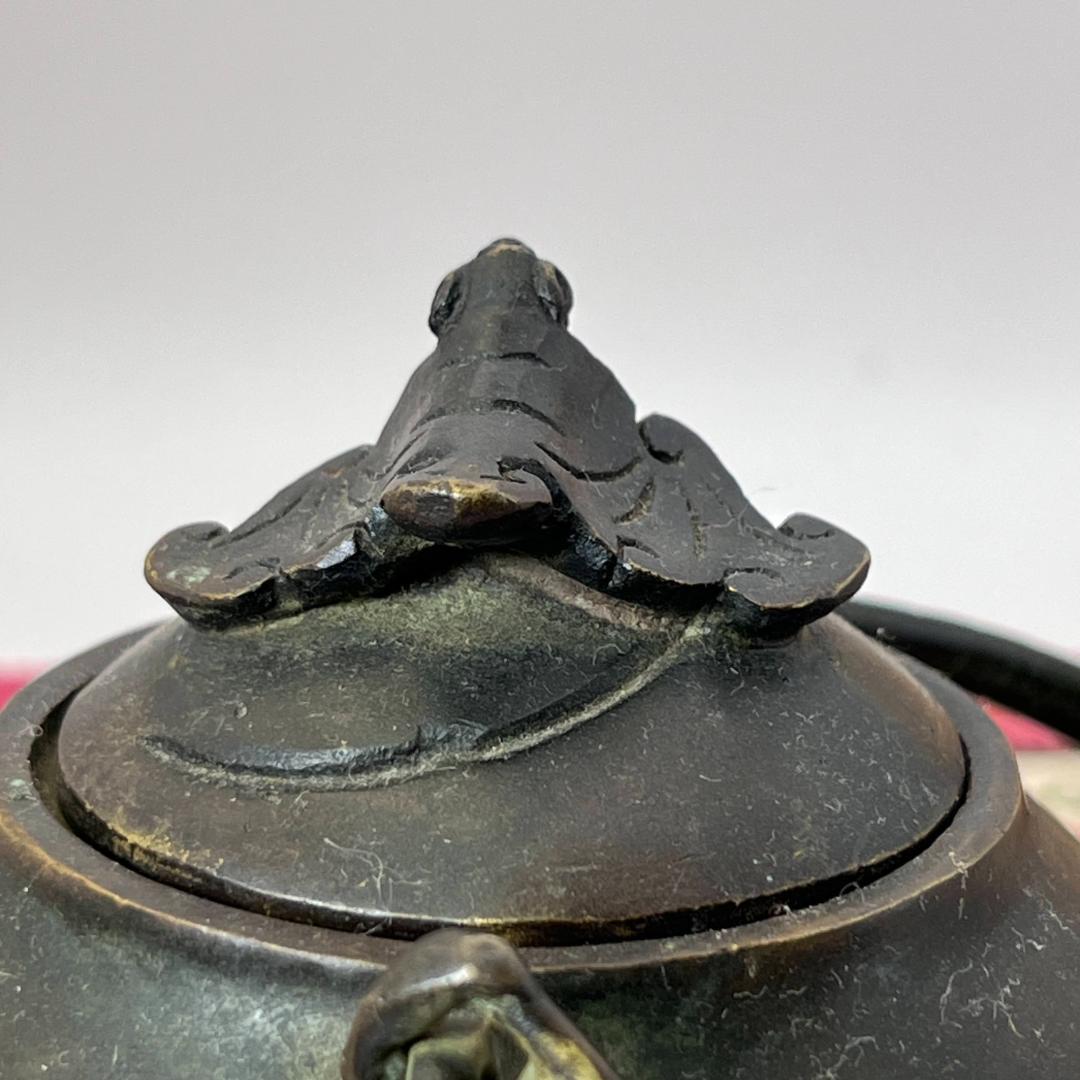 【週末セール】上海骨董街　茶瓶　銅製　大明宣徳年製刻印あり　上海骨董街