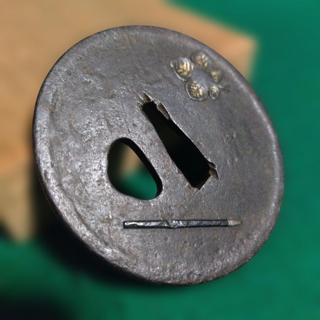 葉と花の装飾 鍔(つば) 鉄地