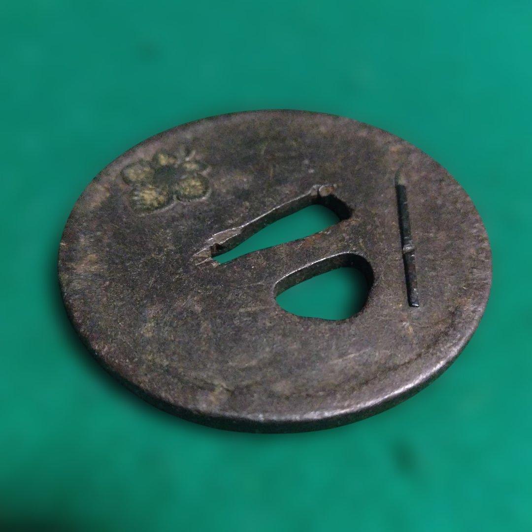 葉と花の装飾 鍔(つば) 鉄地