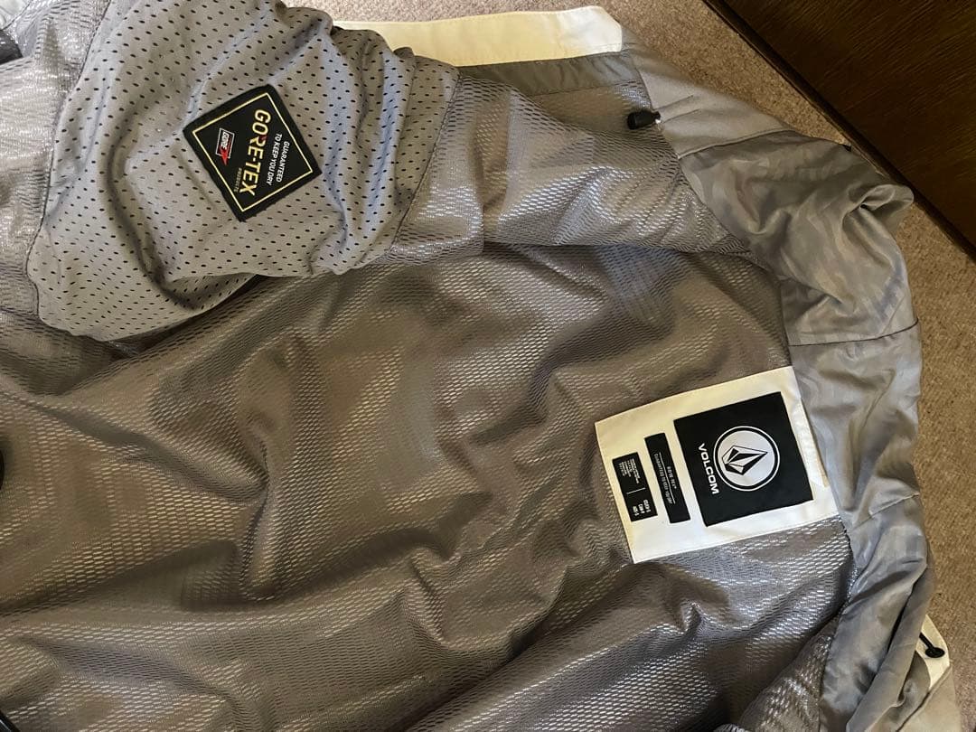 [極美品] 超特価 VOLCOM GORE-TEX スノーボードウェア上下セット