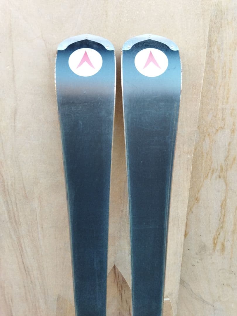 ディナスター　DYNASTAR スキー板　CONTACT 09 グレー