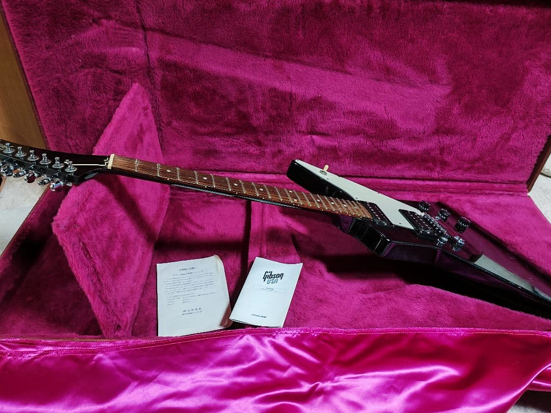 2006年製 Gibson EXPLORER 76/EB ハードケース付き