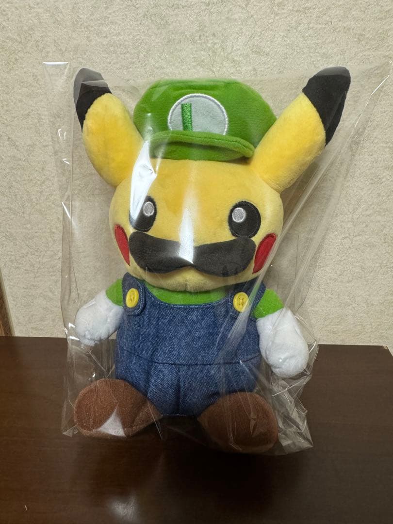 ルイージピカチュウ　ぬいぐるみ　ポケモンセンター