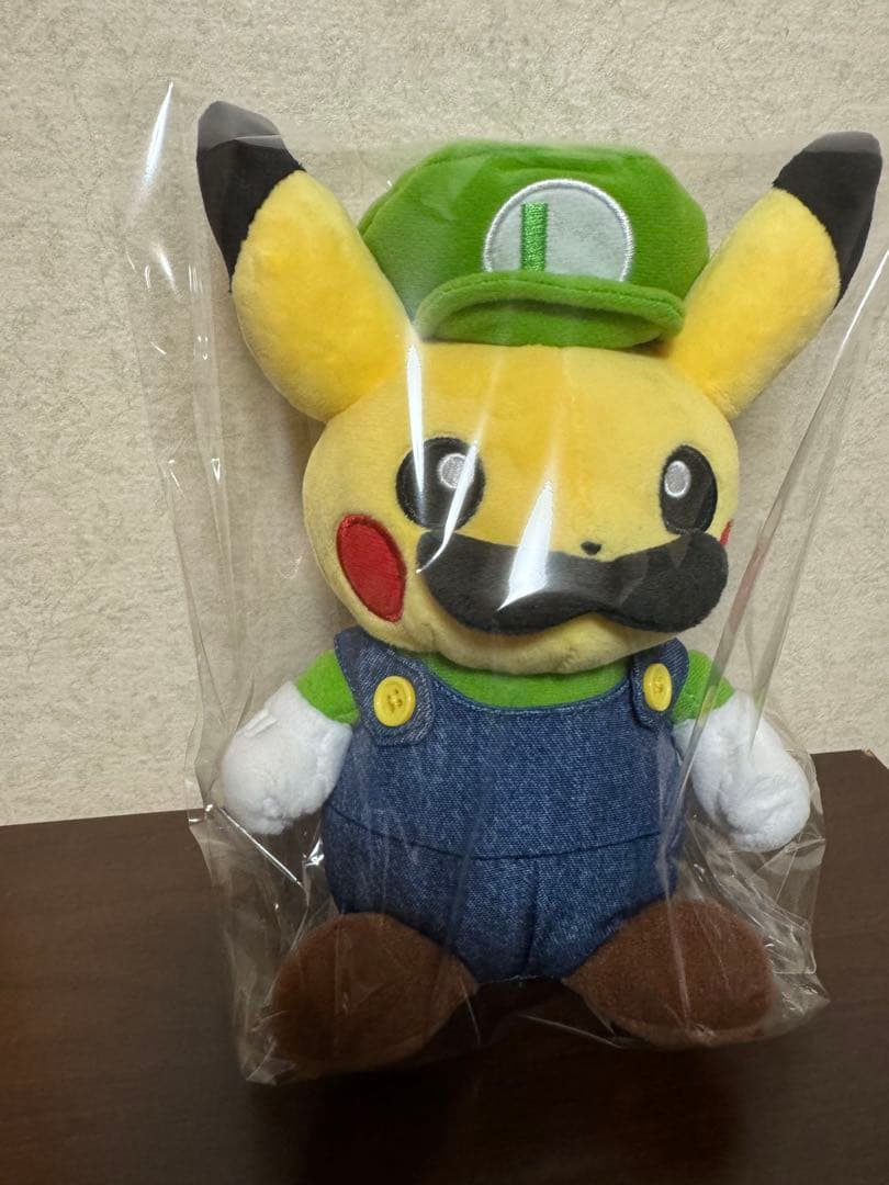 ルイージピカチュウ　ぬいぐるみ　ポケモンセンター