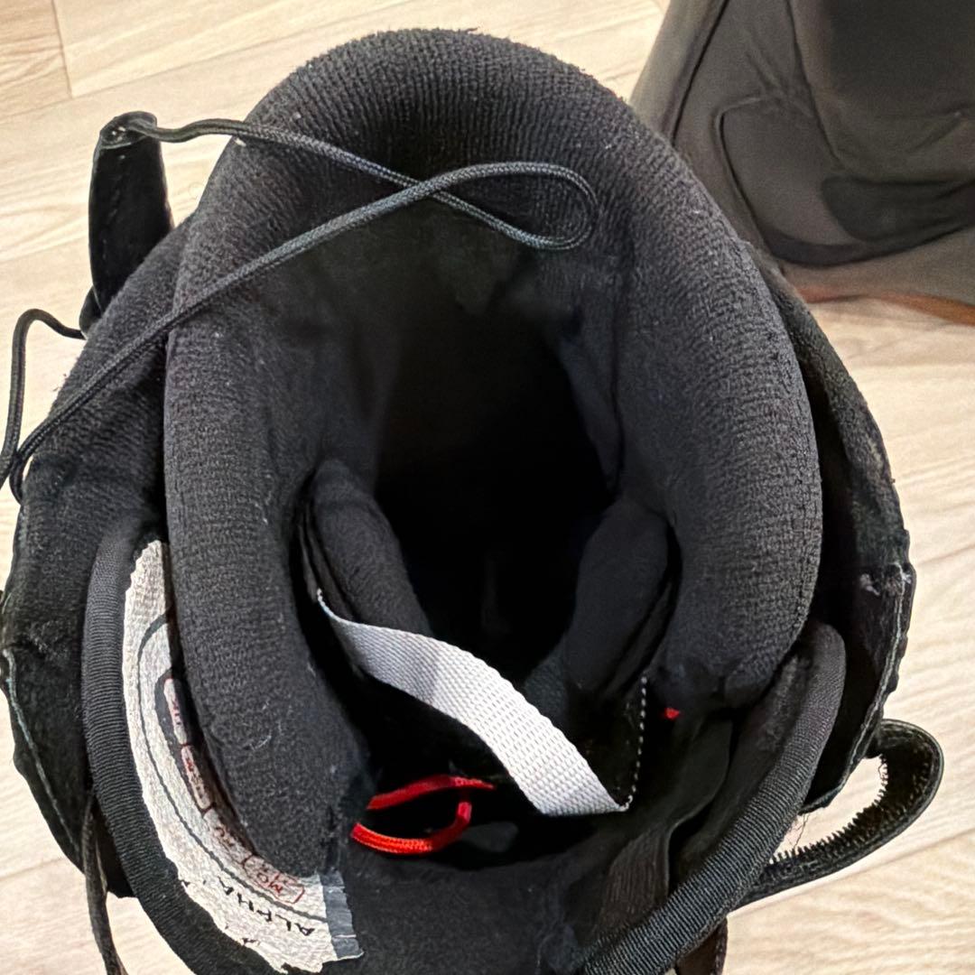 ブラック スノーボードブーツ