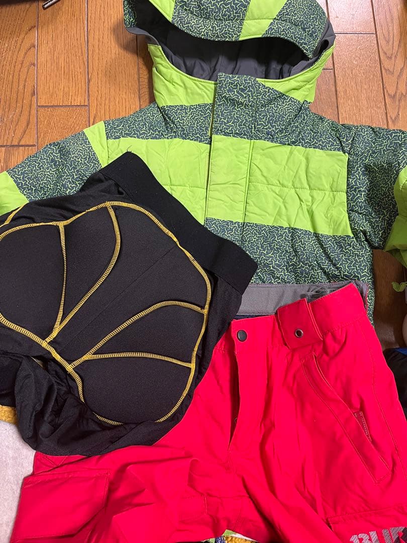 バートン　上下セット➕パッドキッズ M129-135 ＆パンツ136-147