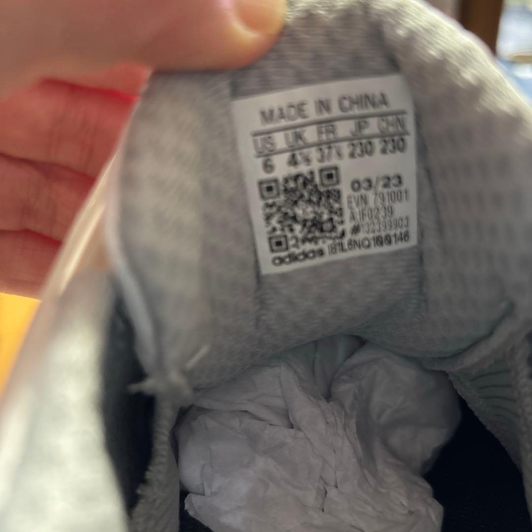 アディダス　レディース　ゴルフシューズ　ダイヤル式　２３cm