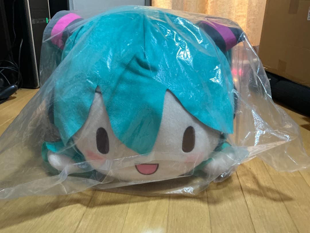 初音ミク 寝そべり 特大ぬいぐるみ