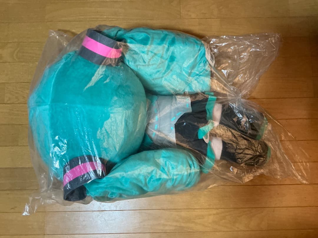 初音ミク 寝そべり 特大ぬいぐるみ