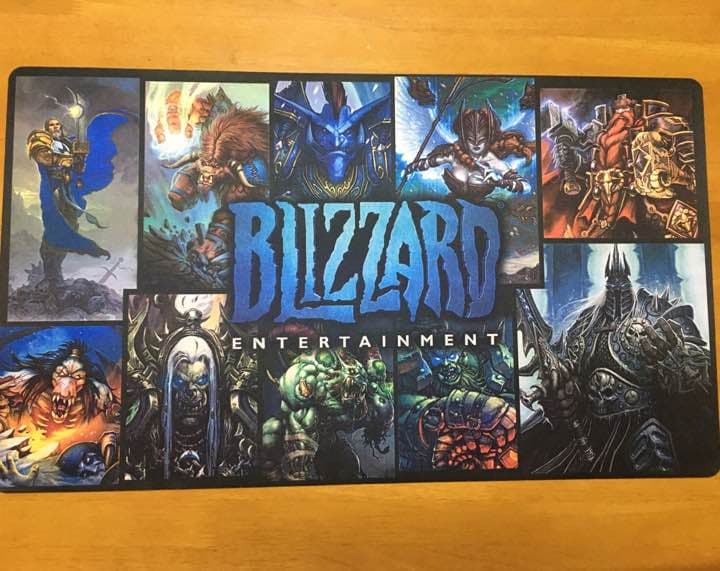 ハースストーン 公式プレイマット blizzardロゴ ティリオン リッチキング
