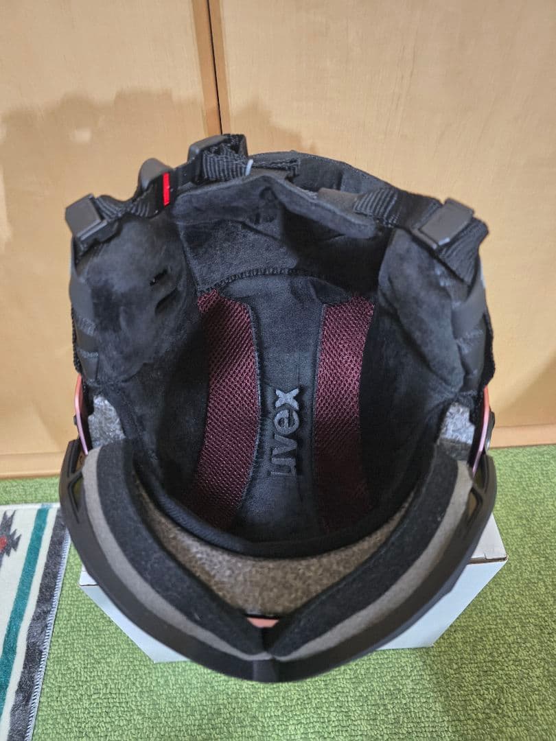 uvex スキー用ヘルメット 54-58 cm　バイザー付きヘルメット