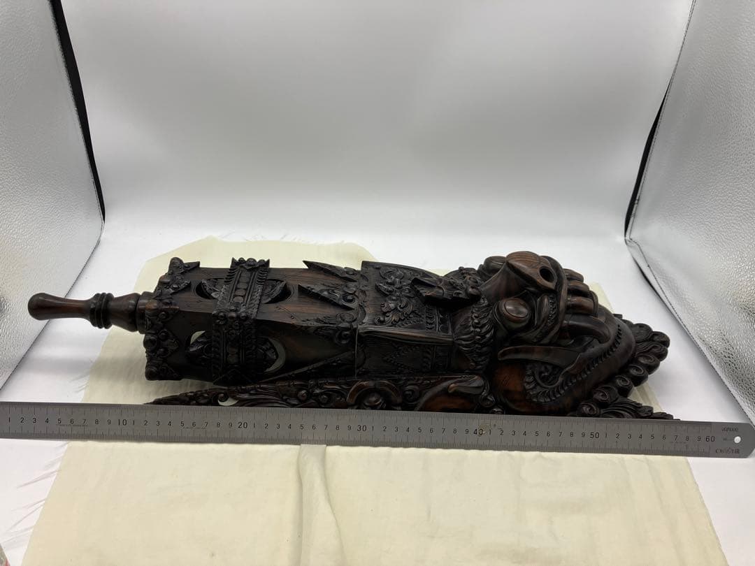 黒檀　繊細な木彫りのお面 仮面 バロン神 壁掛け 木製 ウッド バリ島 工芸品