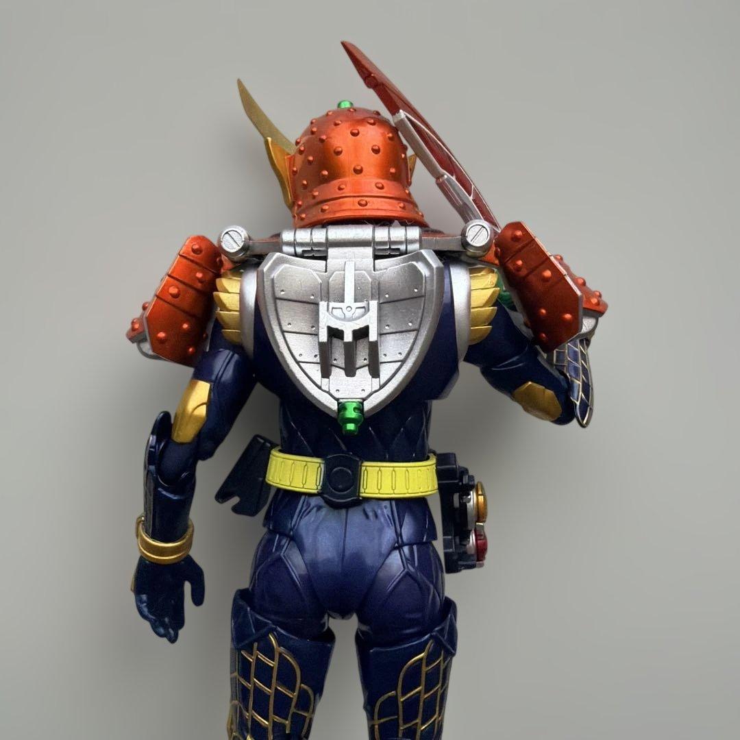 S.H.フィギュアーツ 真骨彫 仮面ライダー鎧武 【中古】