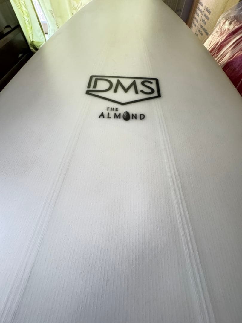 DMSサーフボードアーモンドモデル　EPS使用