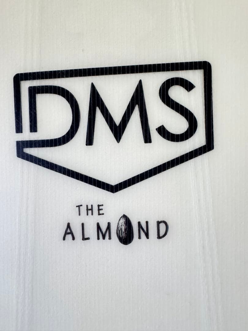 DMSサーフボードアーモンドモデル　EPS使用