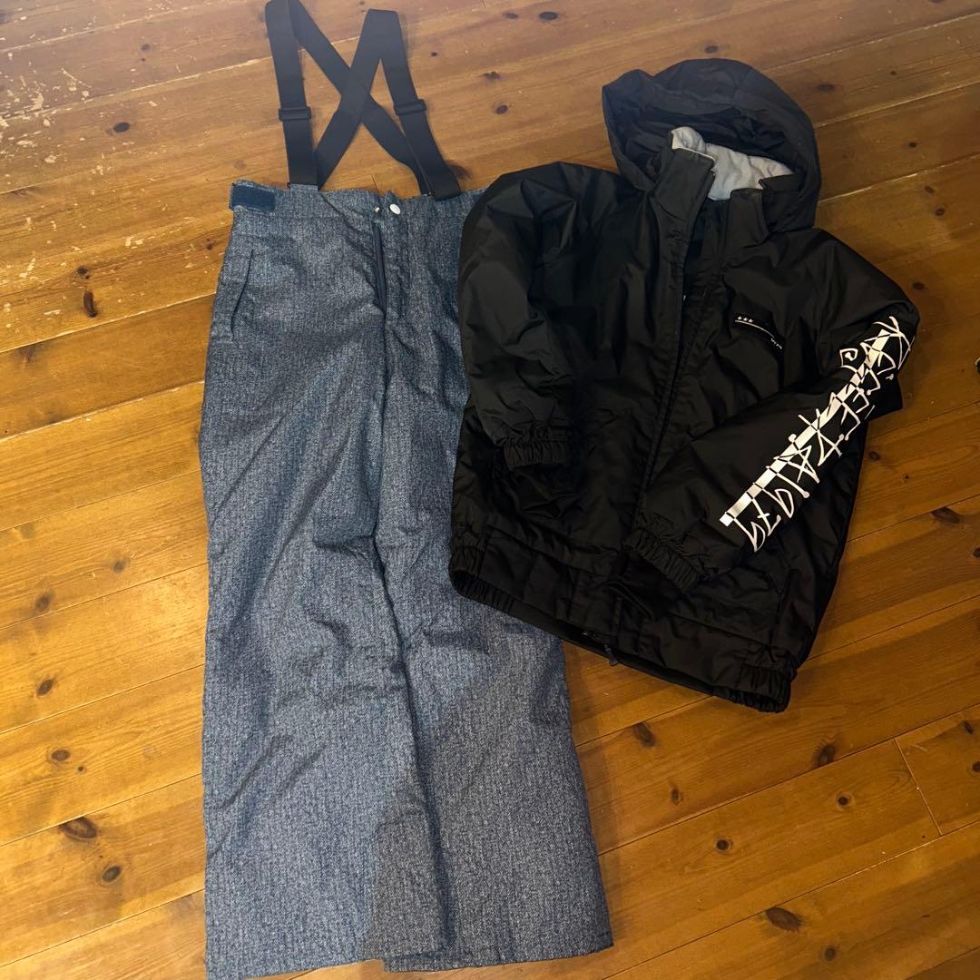 Ｊｒ．スノーボードウエア上下セット　onyone