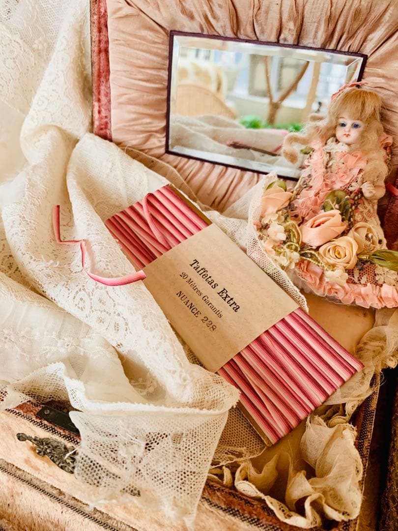 ※リクエストのお品※フランスアンティークシルクリボン＋リボン刺繍ボックス
