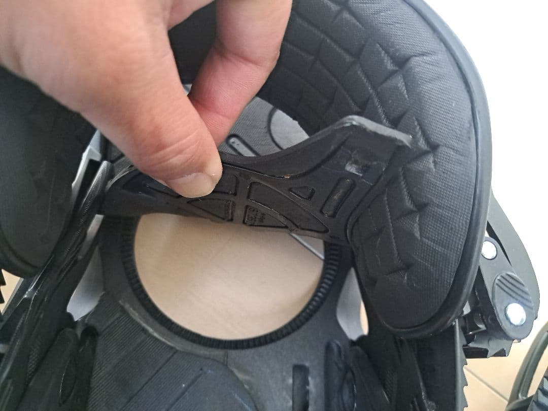 Salomon defender Mサイズ　スノーボードバインディング ブラック