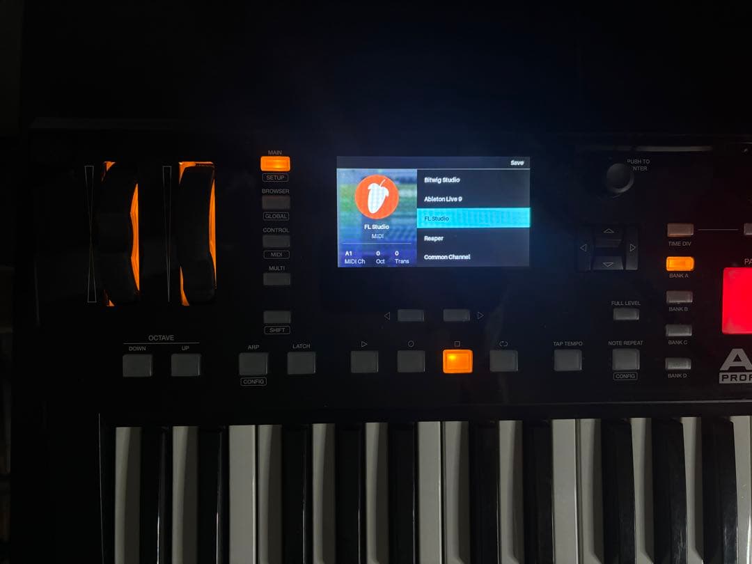 AKAI ADVANCE49 MIDIコントローラー