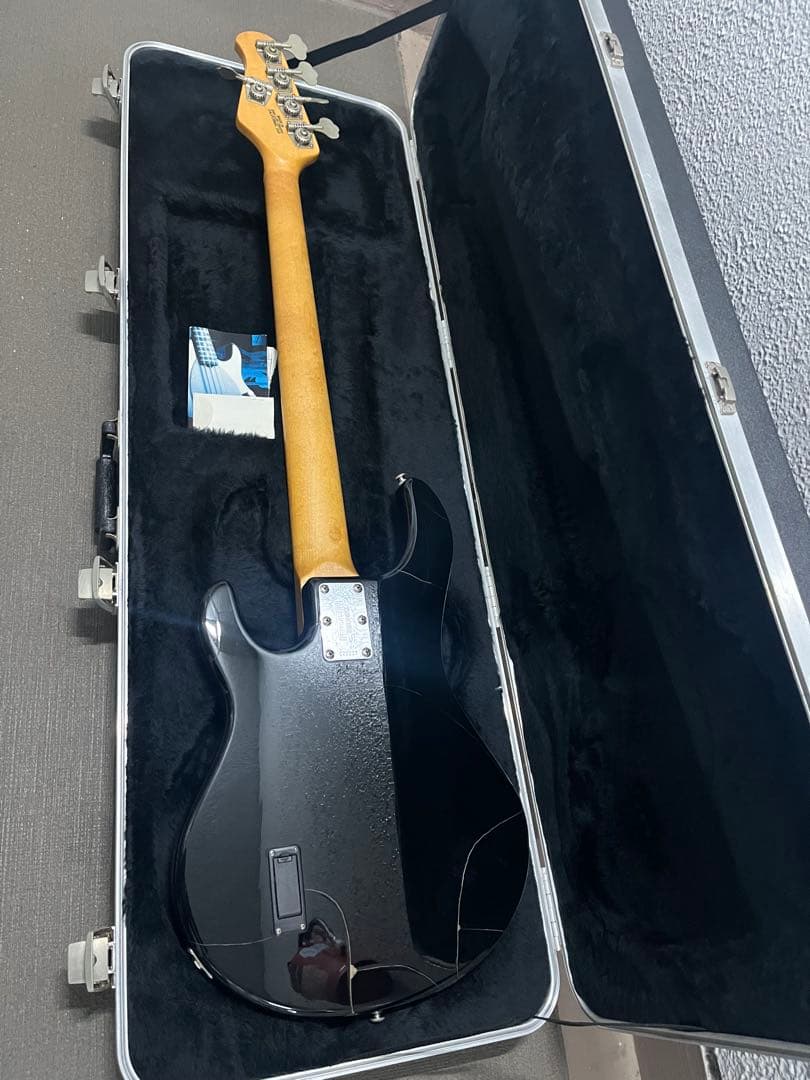 ベース MUSICMAN stingray 5