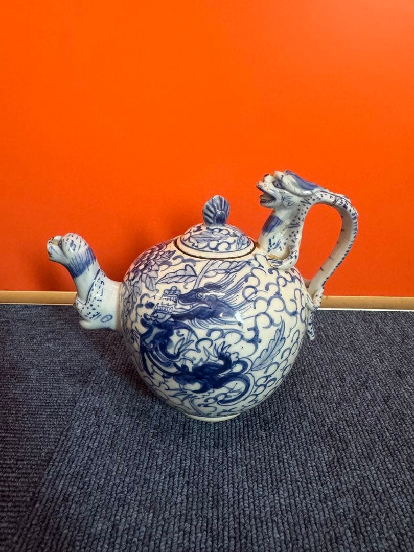 2063 中国骨董　大清雍正年製銘　染付龍文　獣　急須　時代物